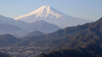 岩殿山城と富士山のサムネイル